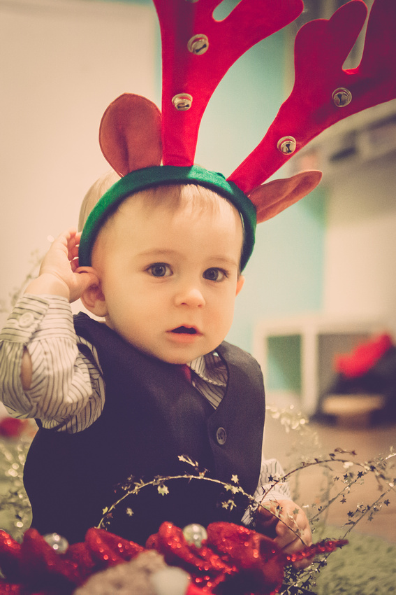 Boy at Christmas (www.umlaphoto.com)