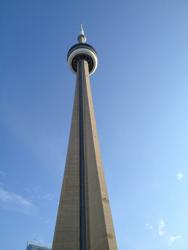 CN Tower (www.umlaphoto.com)