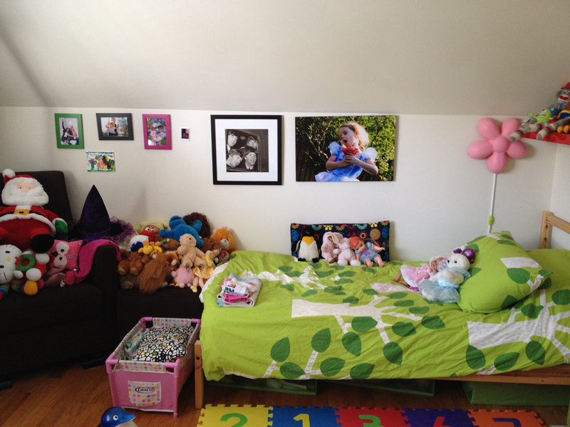 kids' bedroom standout wall display